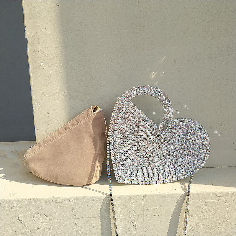 Heart-Shaped Flashing Diamond Clutch Bag